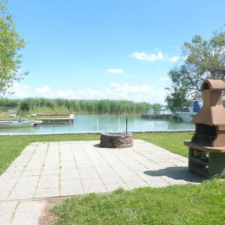 בית הארחה Partiszel A Fuke Yachtnal Balatonalmádi